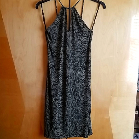 GREEN HALTER DRESS - Picture 2 of 5